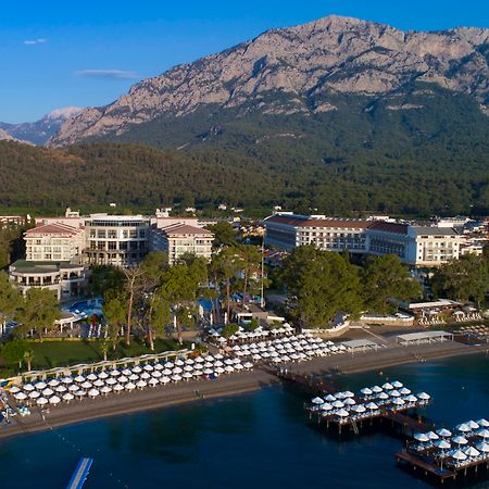 Akra Kemer Luaran gambar