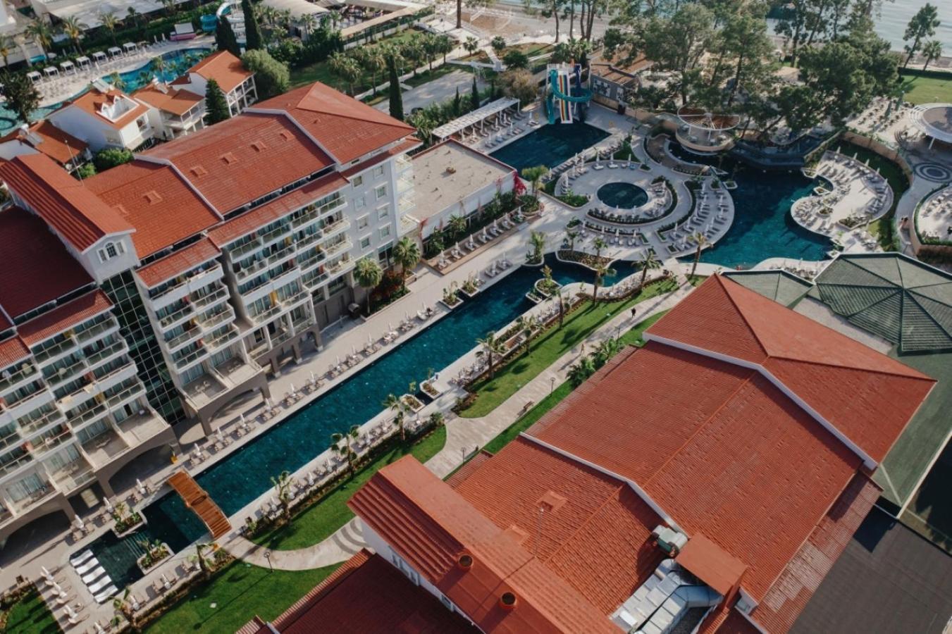 Akra Kemer Luaran gambar